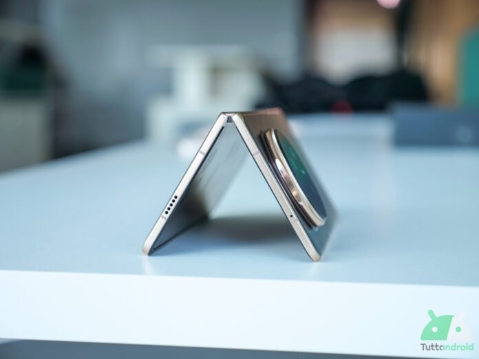 Honor Magic V5: the new thinnest folding smartphone in the world (video preview)
