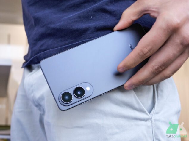 Folding-price-for-Samsung-Galaxy-S25-Edge-less-than-E.jpg Samsung galaxy s25 edge