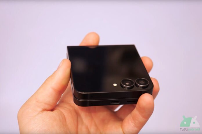 Samsung Galaxy Z Flip7 FE