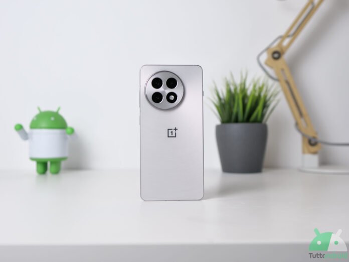 OnePlus 13R and OnePlus 12 update with OxygenOS 16 and Android 16: what's new
