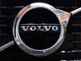 Volvo releases an update to bring Android 11 to its cars
