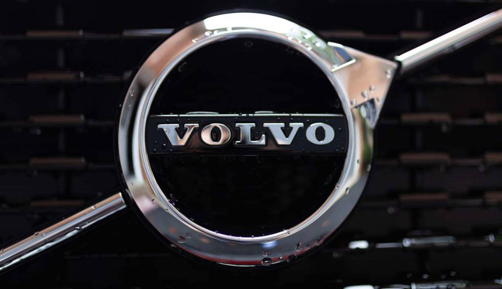 Volvo releases an update to bring Android 11 to its