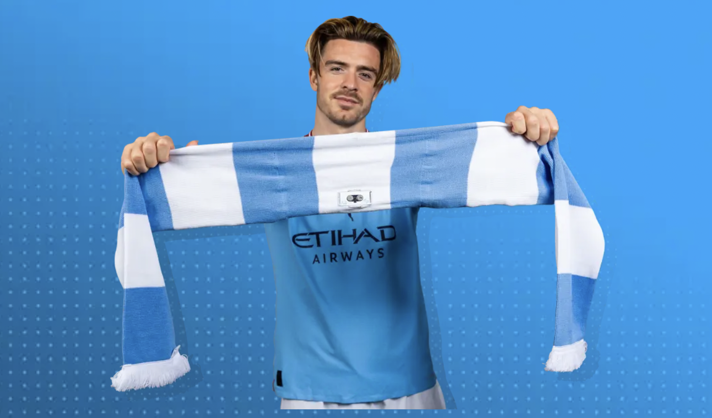 Smart scarf.  (photo: Manchester City)
