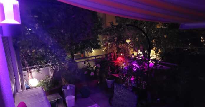 smart lighting for balconies gardens and terraces philips hue ledvance.jpeg