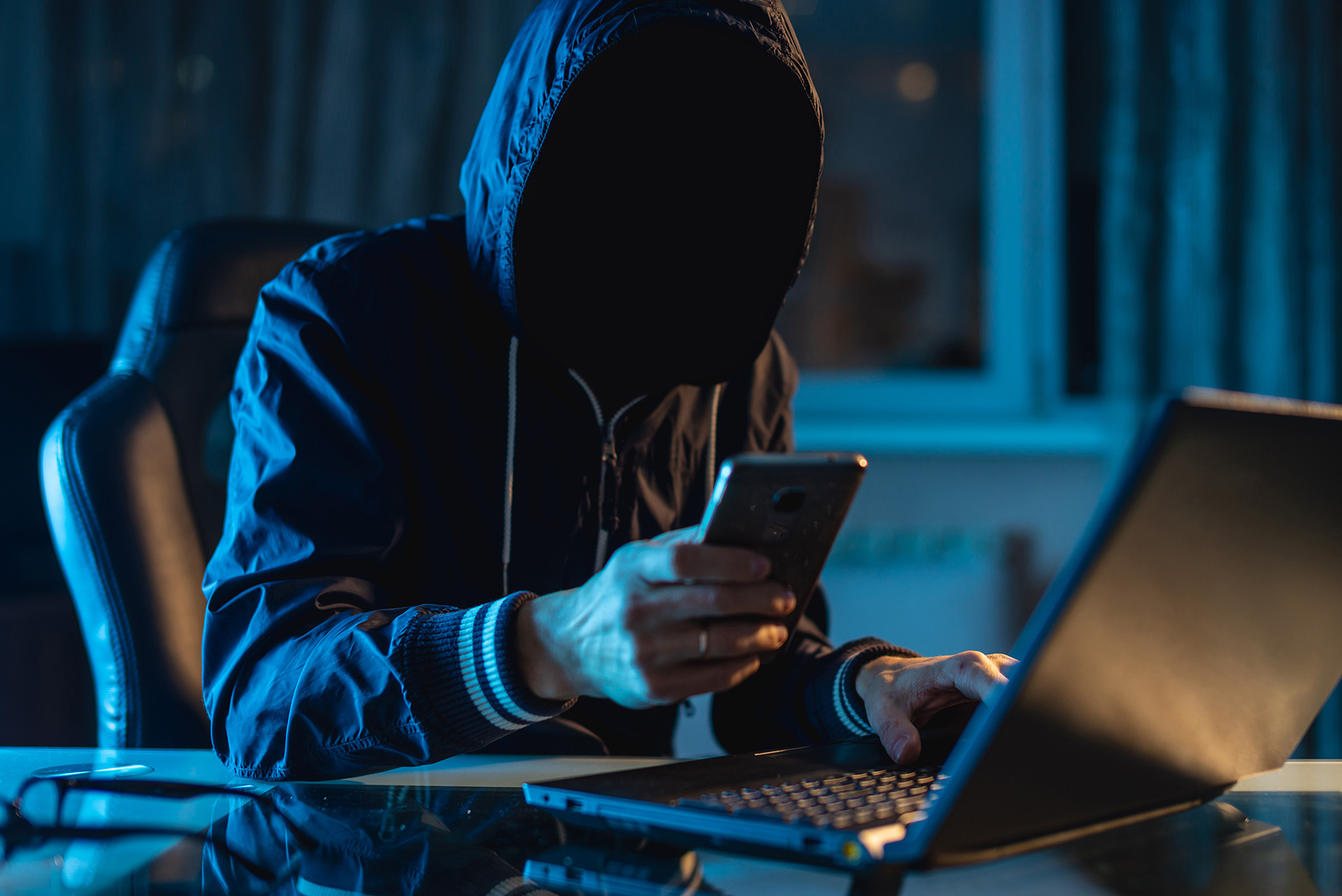 Criminals can also access student cell phones through public Wi-Fi networks found in the educational center (Credit: Shutterstock)