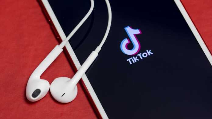 Apple employee is at risk of being fired because of video posted on TikTok
