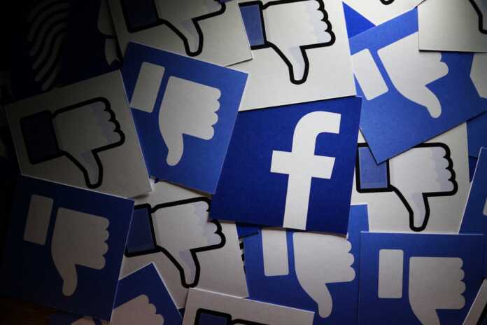 cambridge analytica facebook seeks settlement in us user lawsuit.jpg
