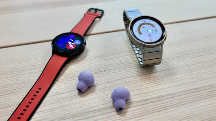 galaxy watch 5 and galaxy buds 2 pro new smartwatches.jpeg