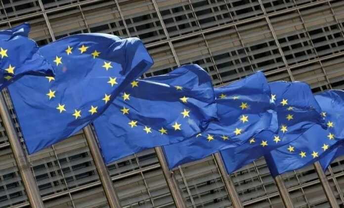 European Union wants manufacturers to deliver five years of updates for Android and iOS
