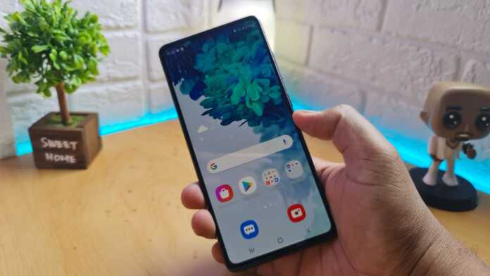 Samsung Galaxy S10 and S20 FE start receiving September 2022 security update
