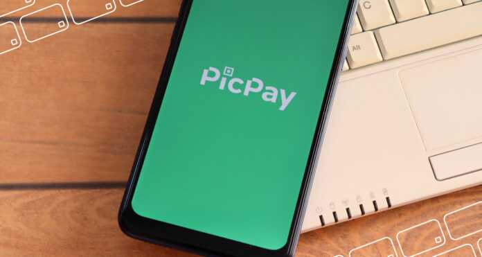 PicPay launches limited edition Mastercard credit card with LoL skin look
