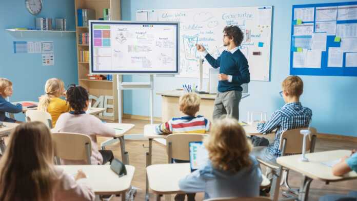 computer science lessons too few teachers for more young it.jpg