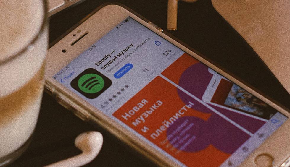 How to prevent Spotify from eating the mobile data of your contract on iPhones