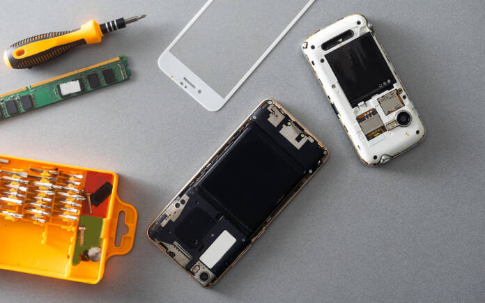 europe will impose removable batteries on smartphones another blow for.jpg