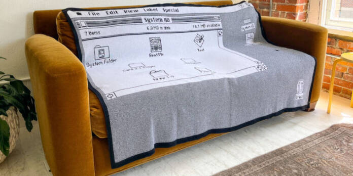mac blanket couch 760x380.jpg