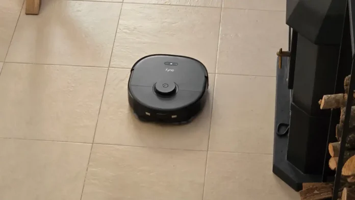 robot vacuum cleaner that wants you to forget about the roomba