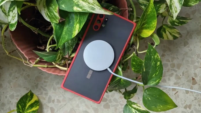 this is the best solution to carry a car magnet on your phone and preserve wireless charging